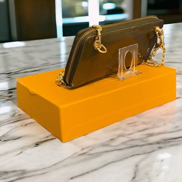 SOLD - Louis Vuitton Rare Long zippy ON CHAIN - Picture 11 of 16